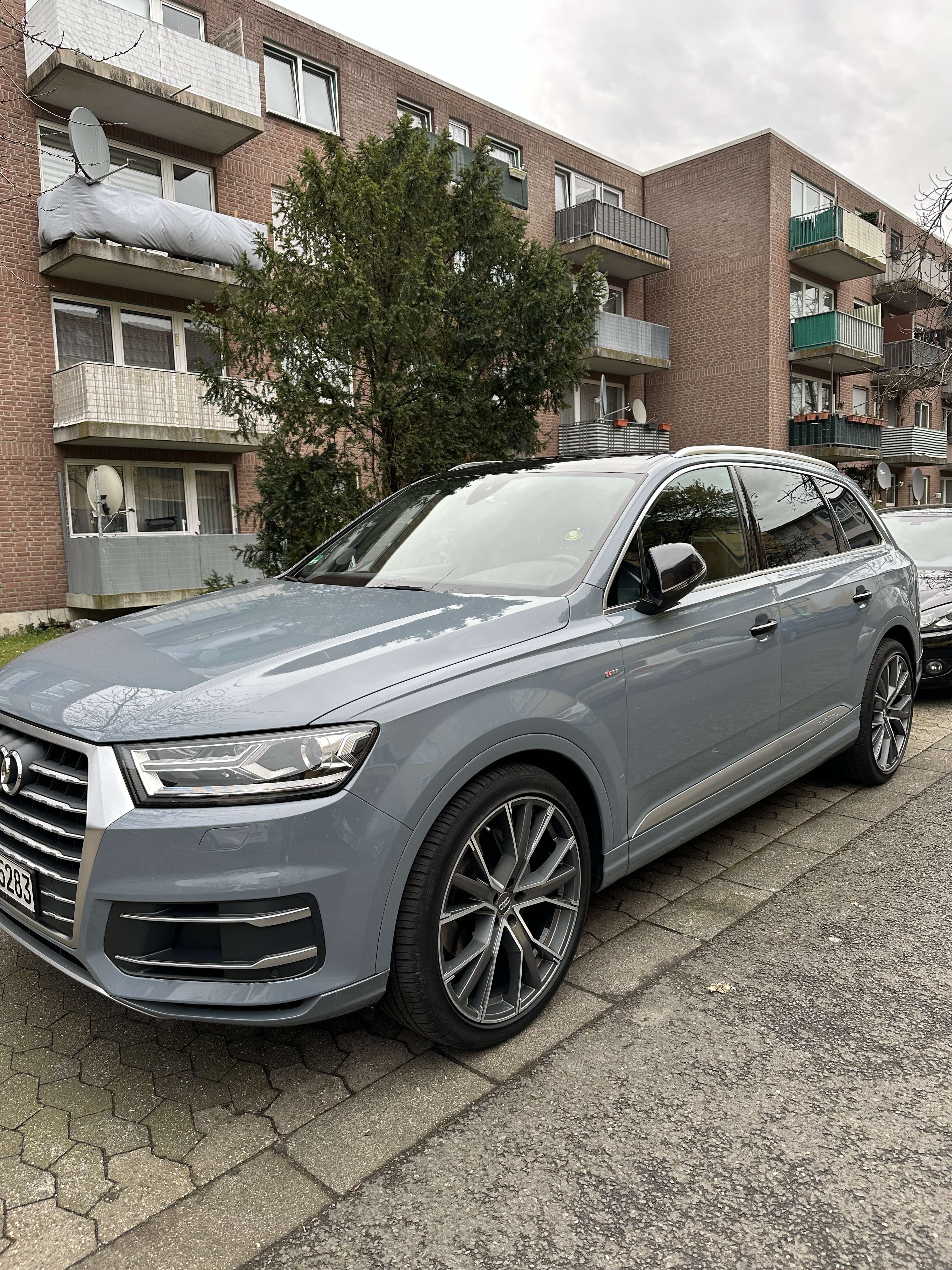 Second hand Audi Q7 3.0