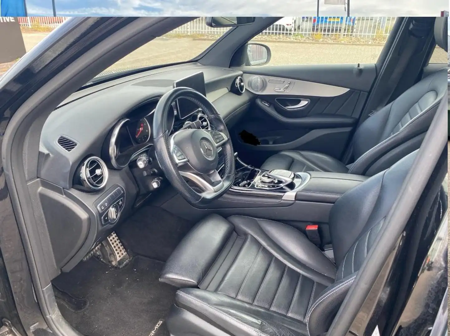 Mercedes-Benz GLC 250 D 4MATIC SUV AMG Line Zwart - 2
