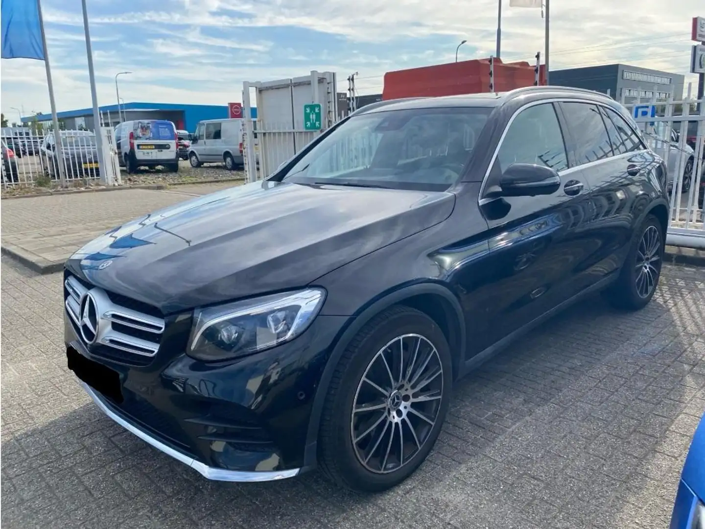 Mercedes-Benz GLC 250 D 4MATIC SUV AMG Line Zwart - 1