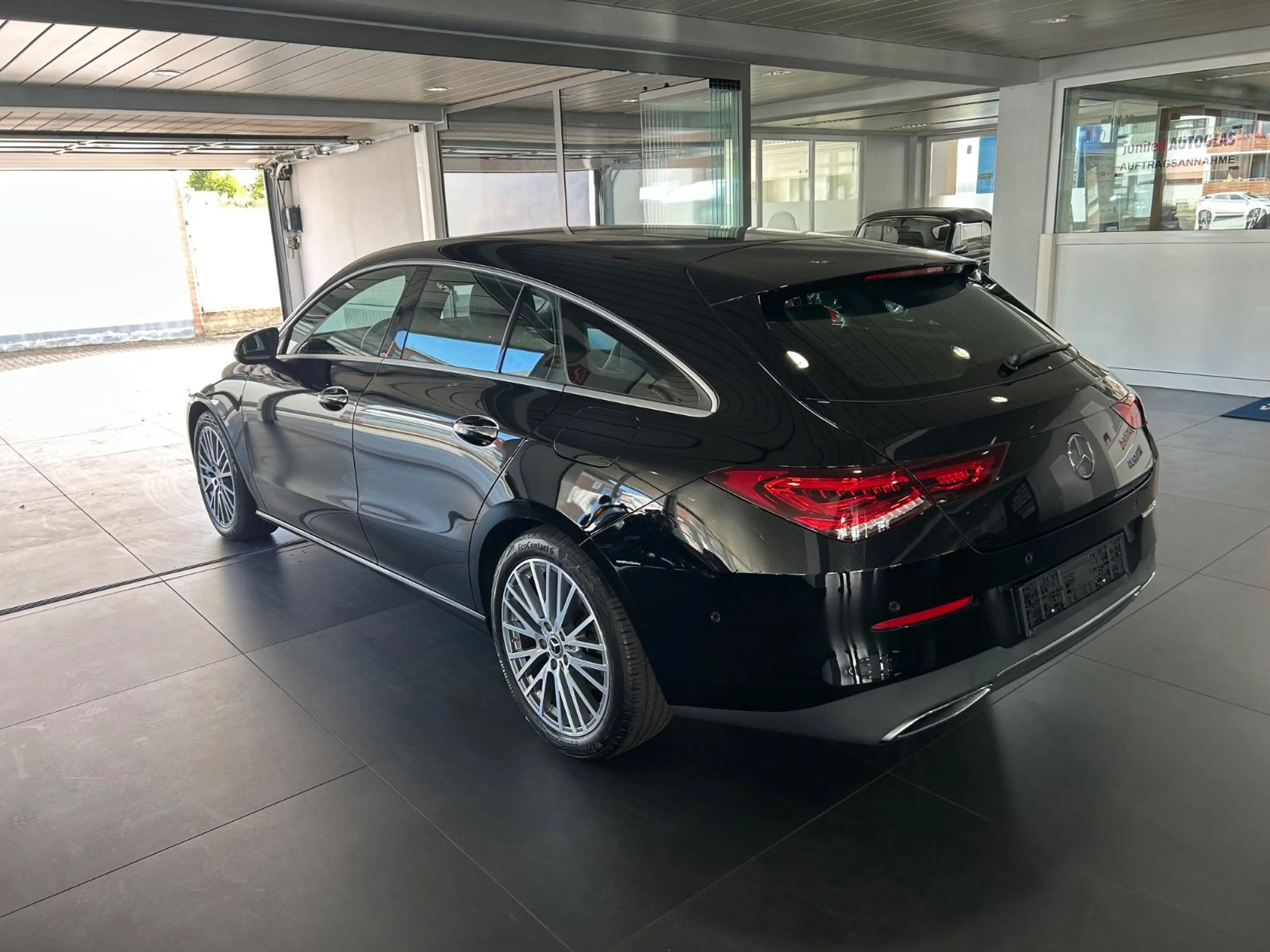 Mercedes-Benz CLA 200 CLA200 Shootig Automatik Navi Leder LED 43000km — photo 6