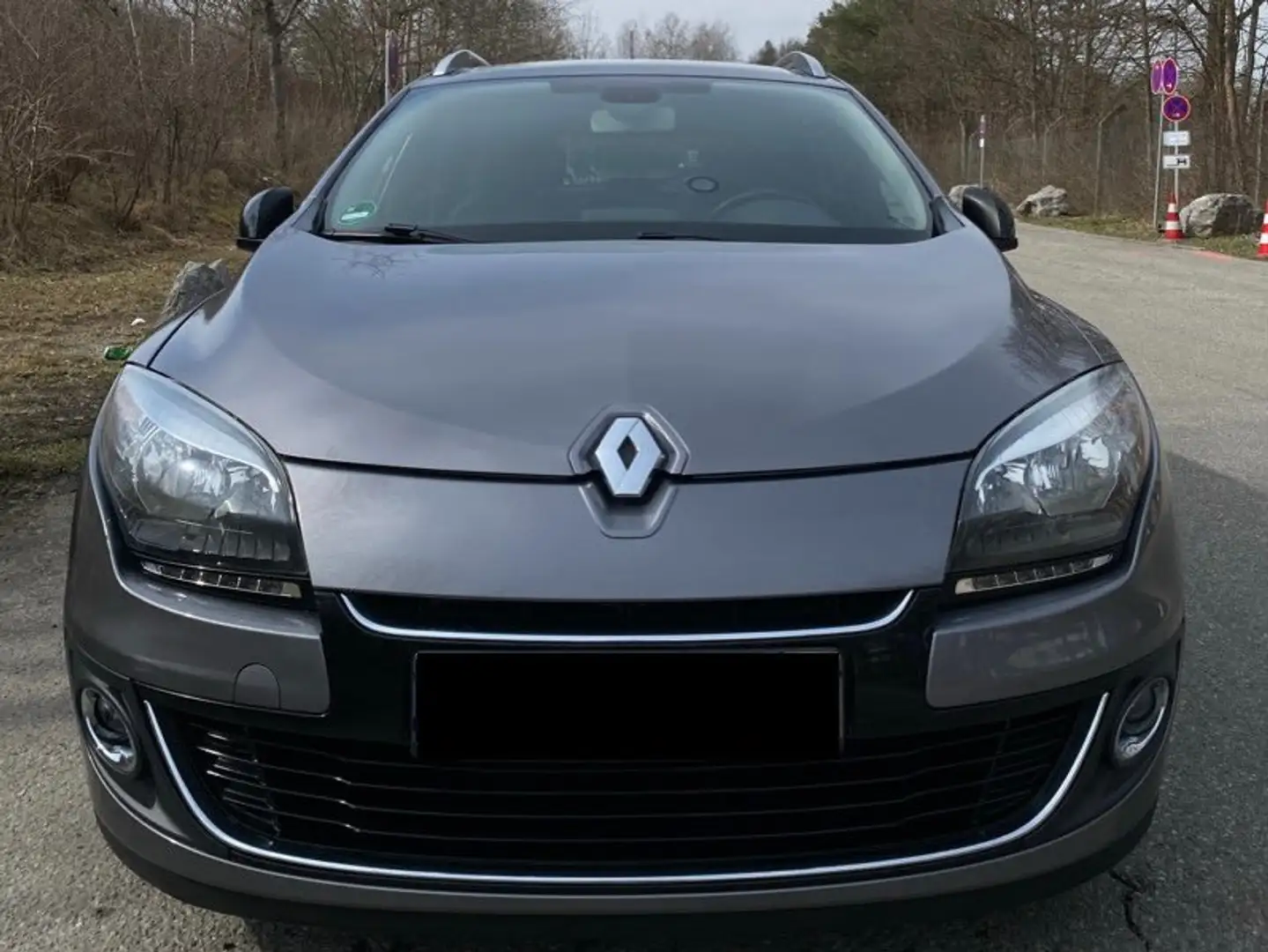 Renault Megane 3 Grandtour - BOSE EDITION dCi 130 mit TÜV Grau - 1