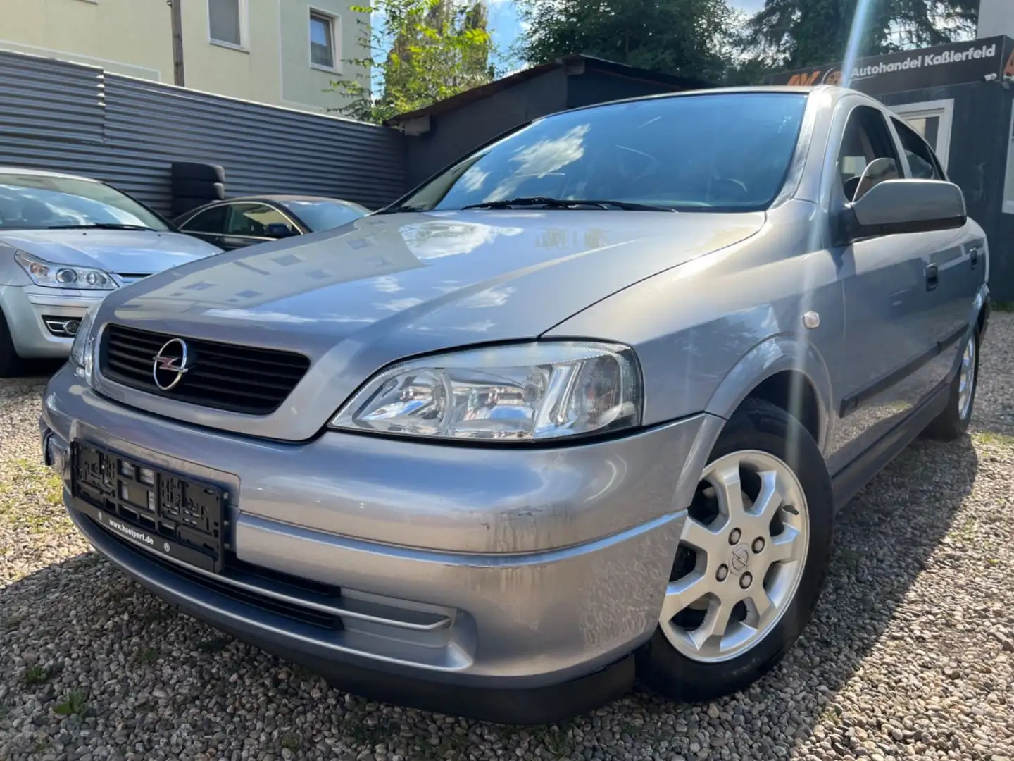 Opel Astra 1.6 Selection*KLIMA*ALLWETTERREIFEN*E-FEN* Gris - 1