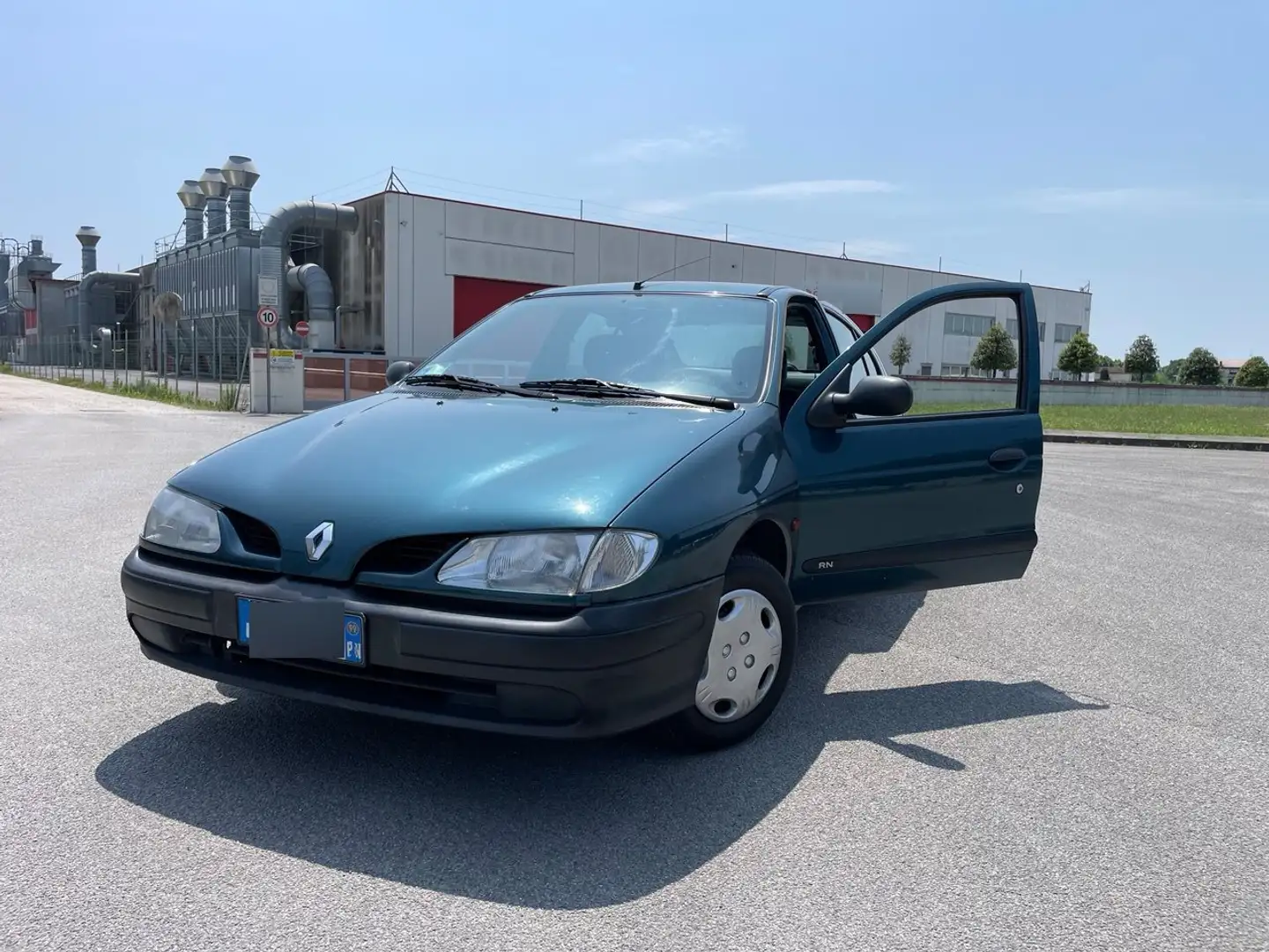 Renault Megane Megane I 1996 Berlina 1.4 RN c/AC Verde - 1