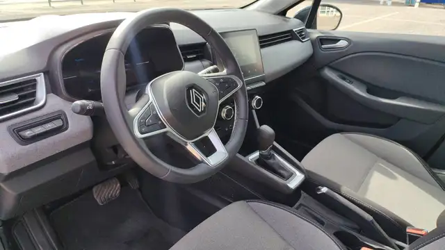 Renault Clio view 8