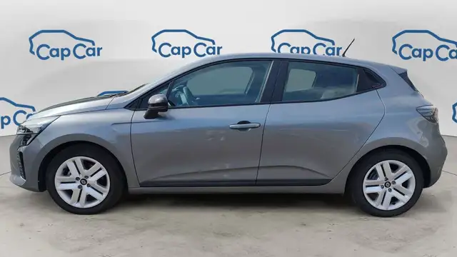 Renault Clio view 2