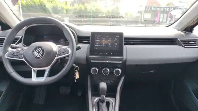 Renault Clio view 11