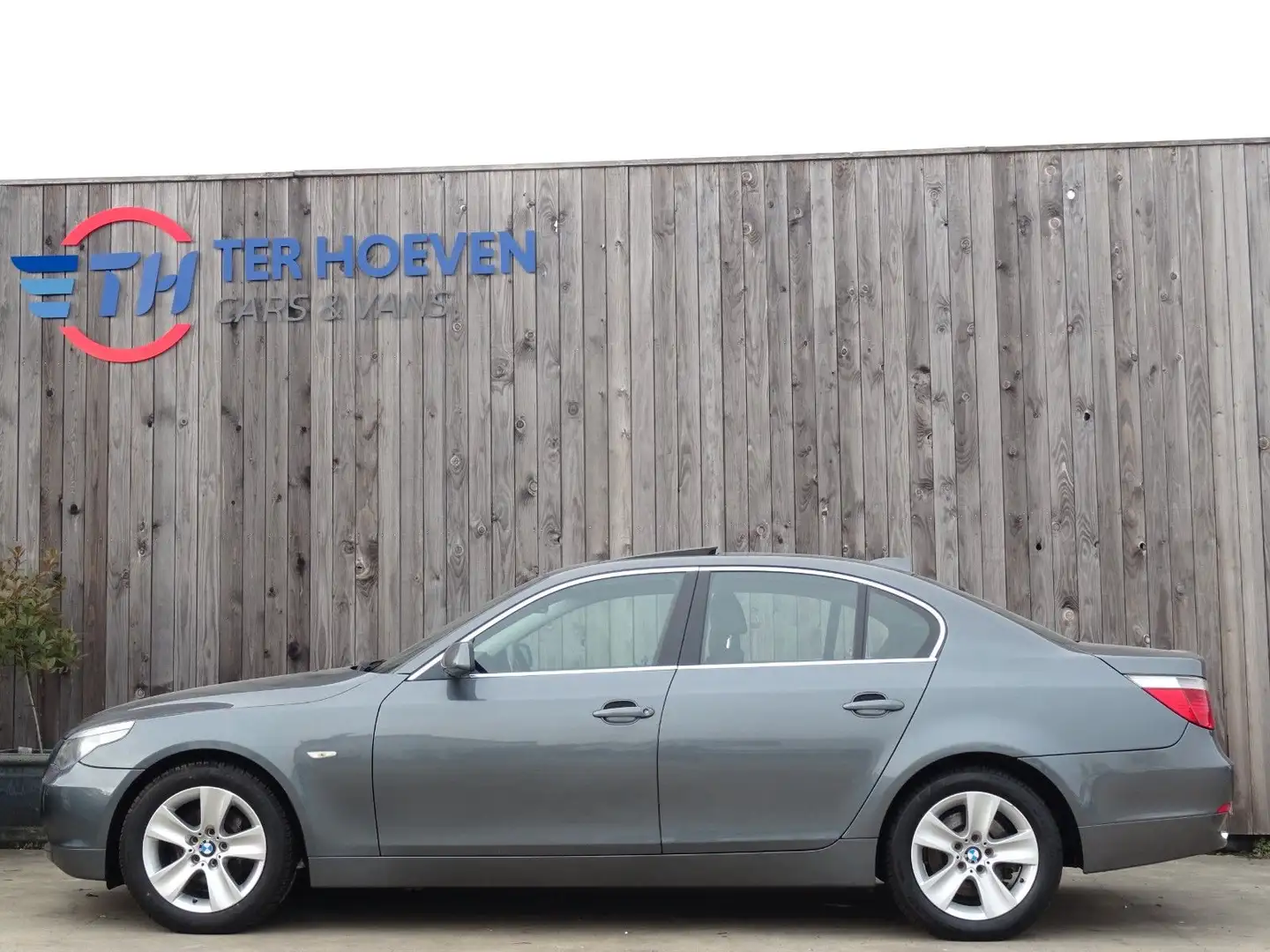 BMW 525 i Sedan Klima Navi Schiebed. Automatik 141KW Grau - 1