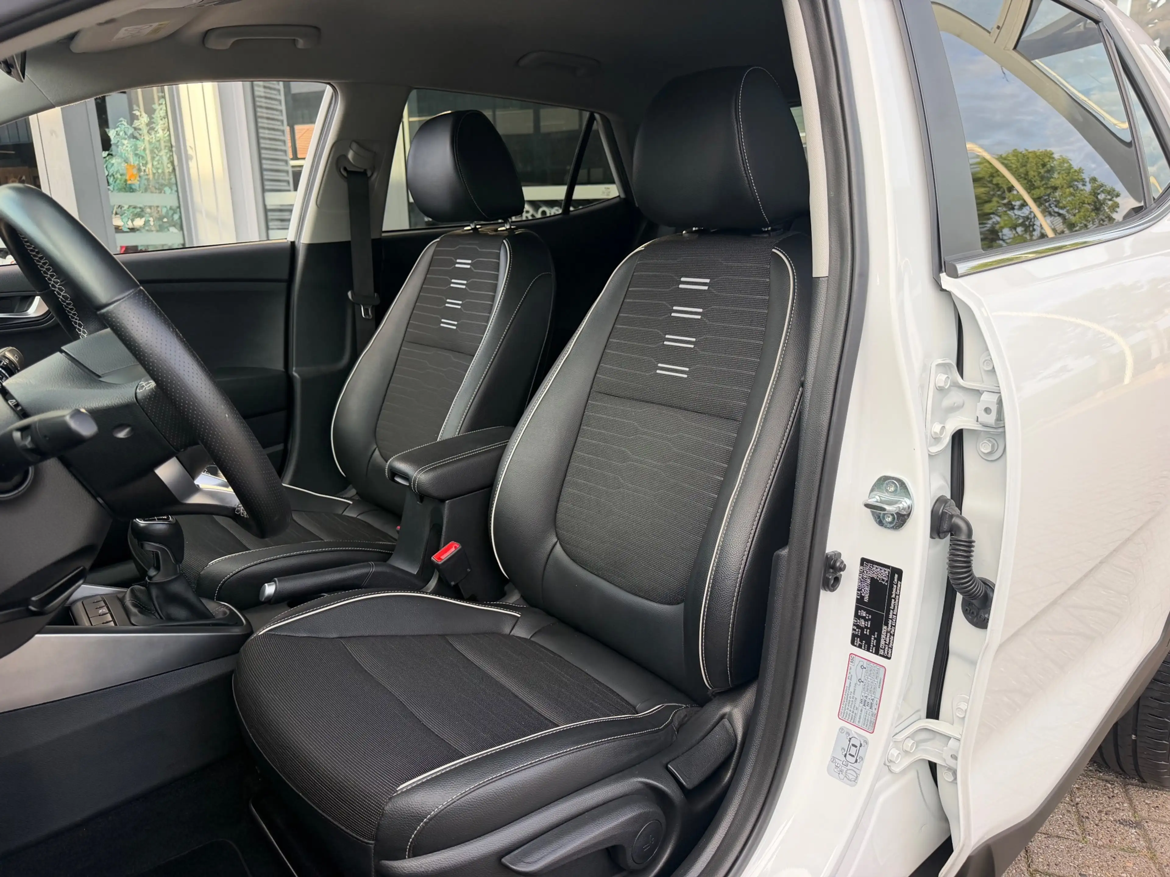 Kia Stonic 1.0 T-GDi MHEV GT-Line Airco Navi Camera Cruise — photo 9