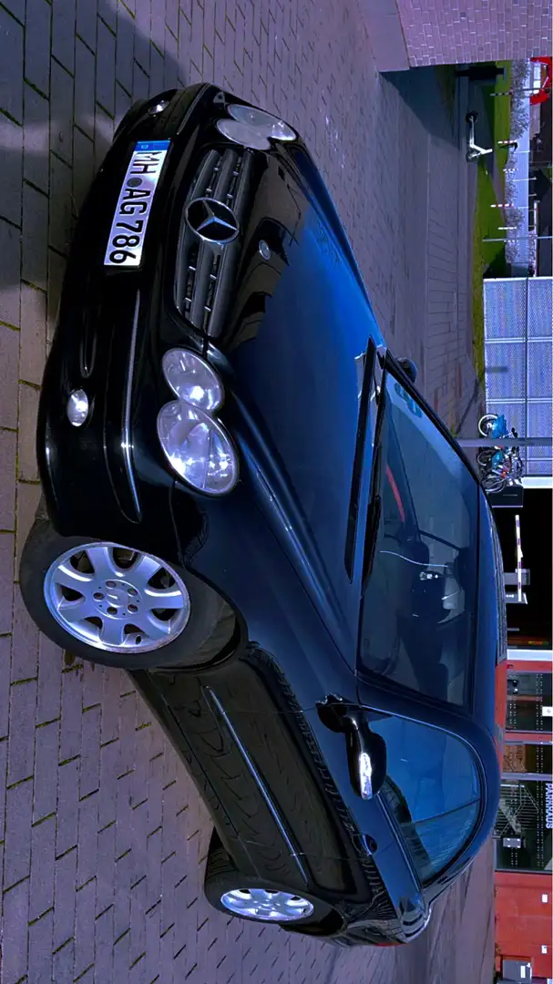 Mercedes-Benz CLK 200 Coupe CGI Elegance Siyah - 2