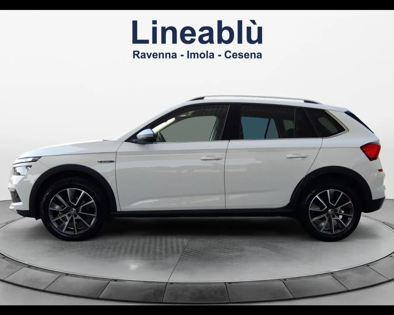 Skoda Kamiq 1.0 TSI 110 CV ScoutLine Bianco - 2
