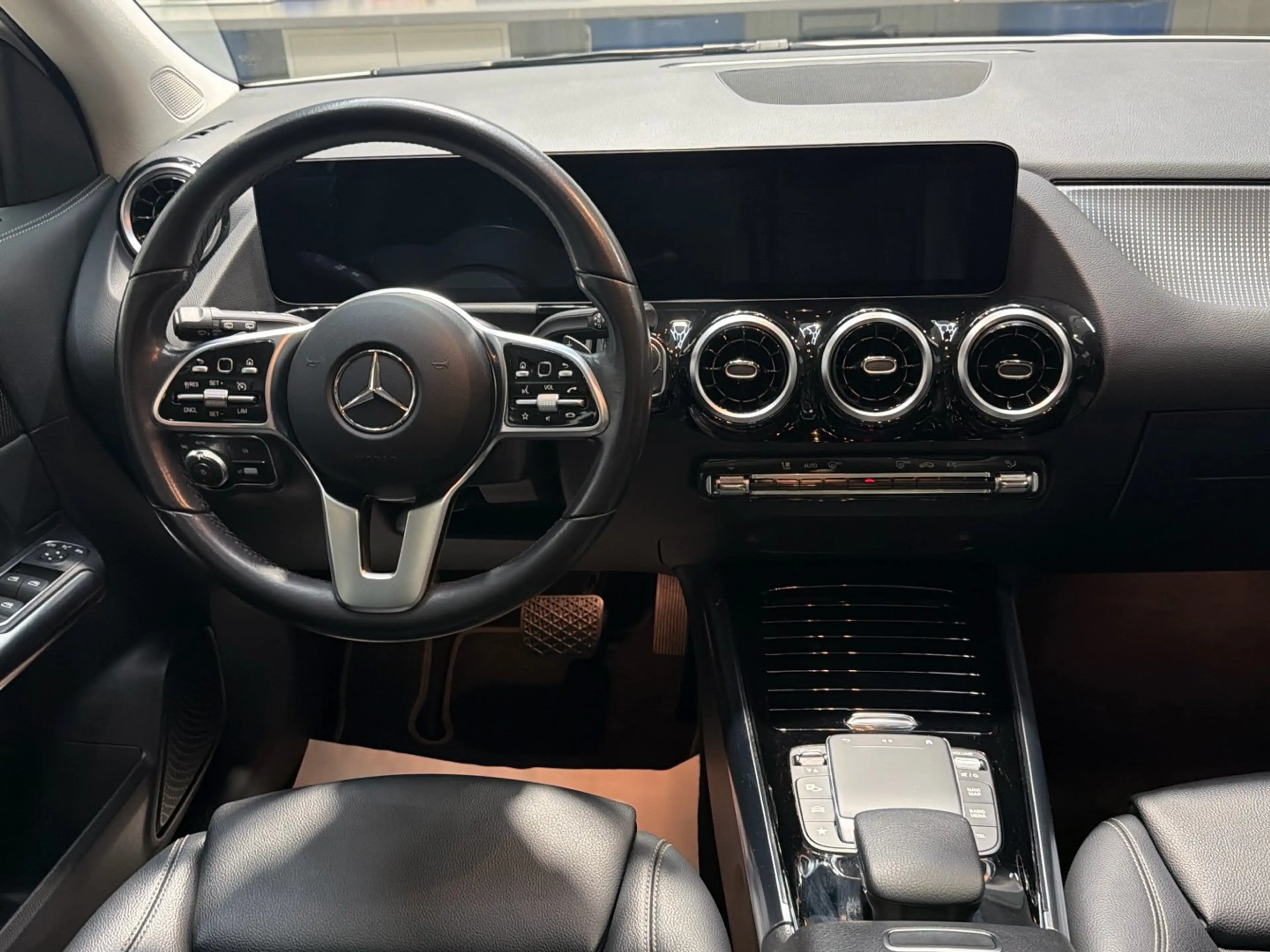 Mercedes-Benz GLA 200 Progressive Panorama Kamera CarPlay AHK — photo 9