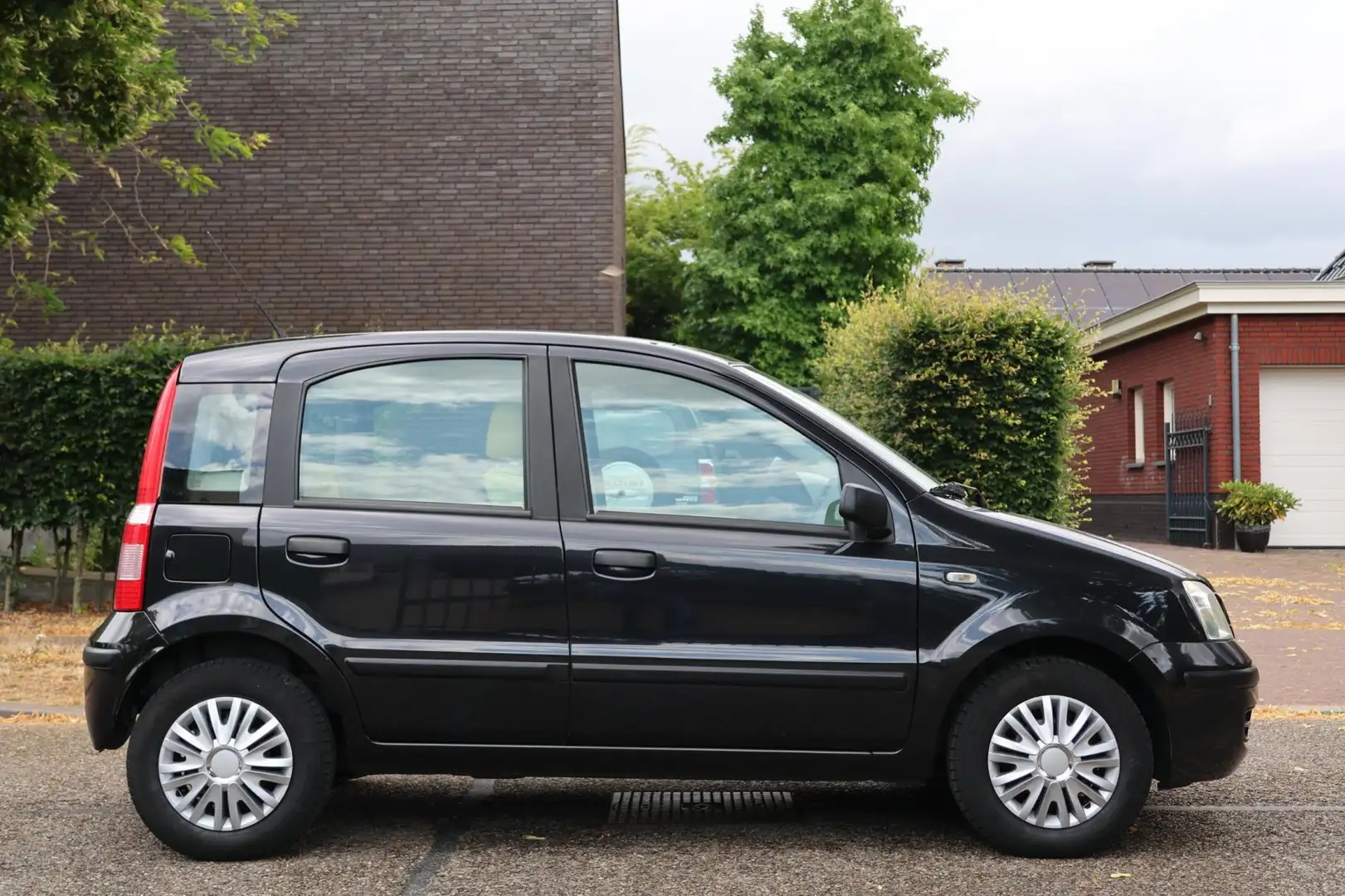 Fiat Panda 1.2 Class | PANORAMADAK | 5-DEURS | NAP | ZEER MOO Noir - 2