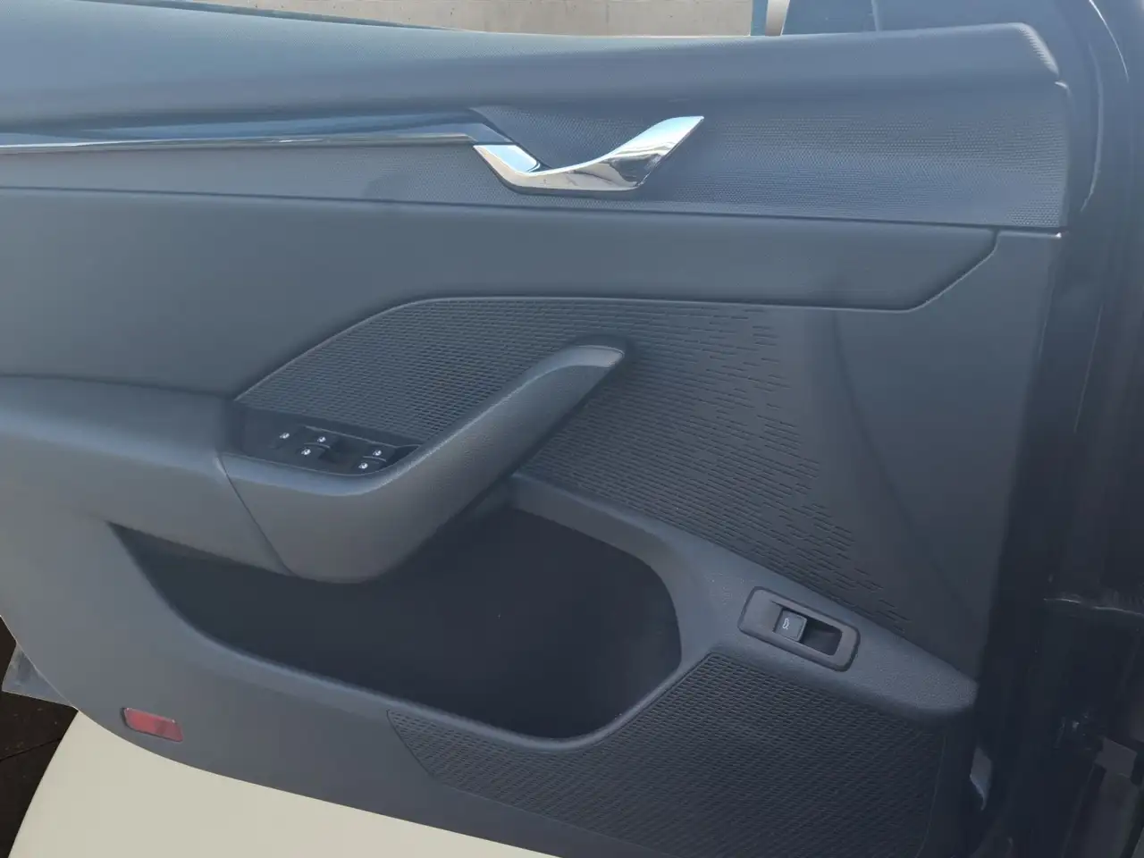Skoda Octavia Combi Ambition 1.5 e-TEC 110 kW, миниатюра 12