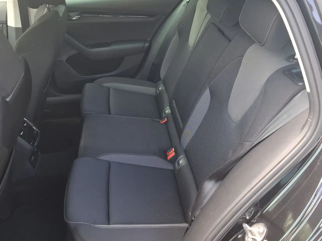 Skoda Octavia Combi Ambition 1.5 e-TEC 110 kW, миниатюра 14