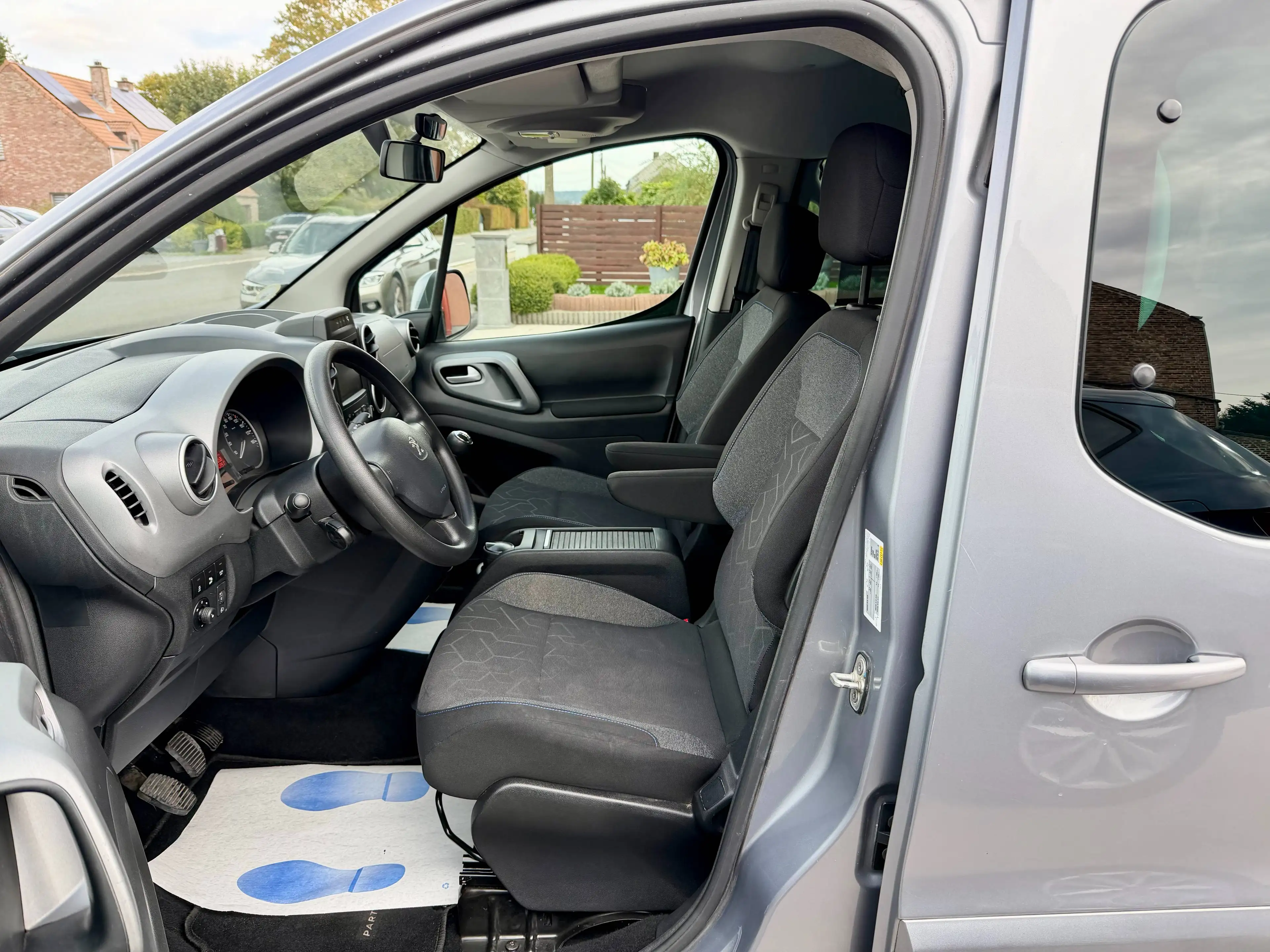 Peugeot Partner Tepee 1.6 BlueHDi Style*1er PROP*NAVI*AIRCO*LED*GARANTIE* — photo 9