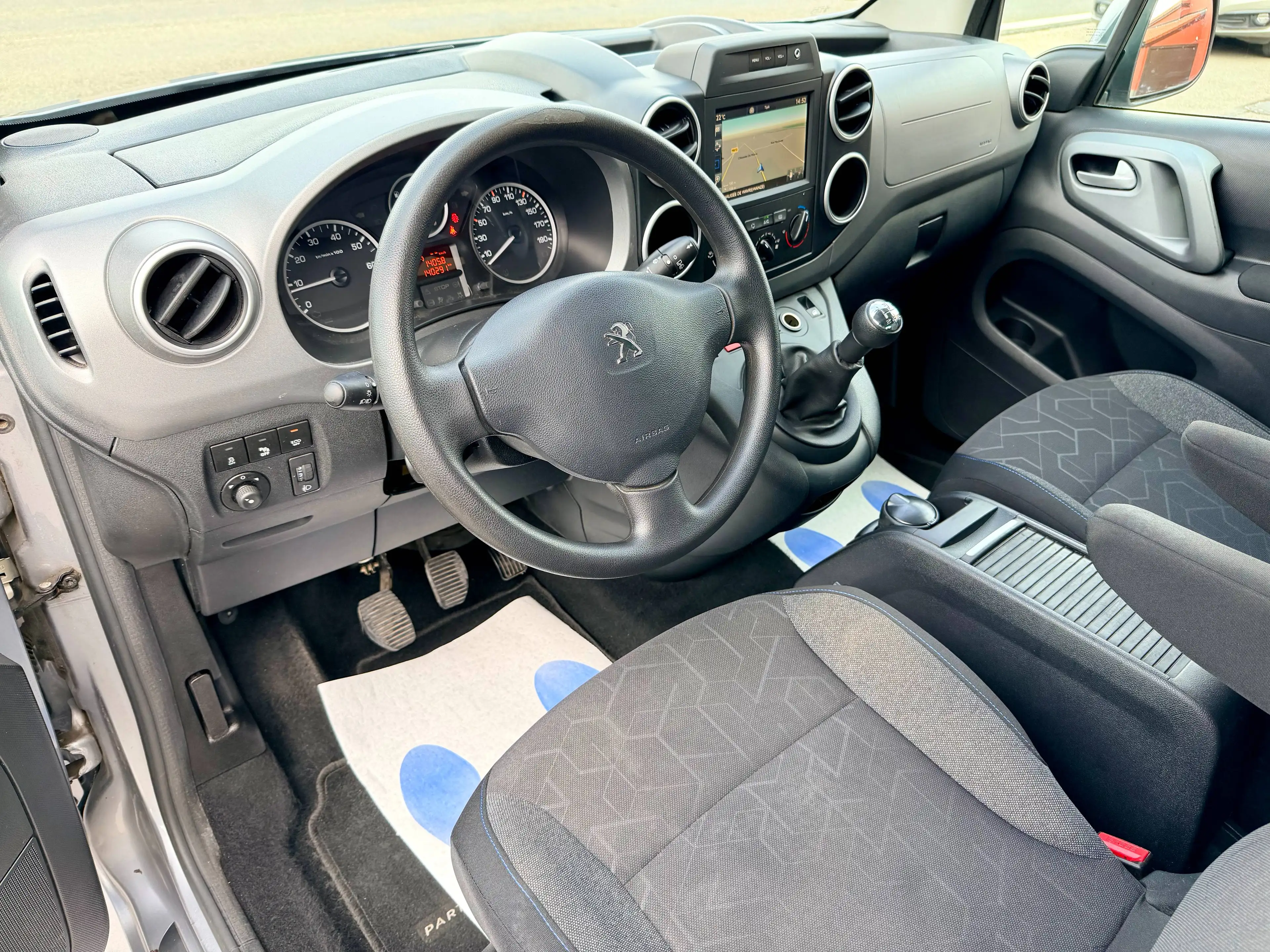 Peugeot Partner Tepee 1.6 BlueHDi Style*1er PROP*NAVI*AIRCO*LED*GARANTIE* — photo 8