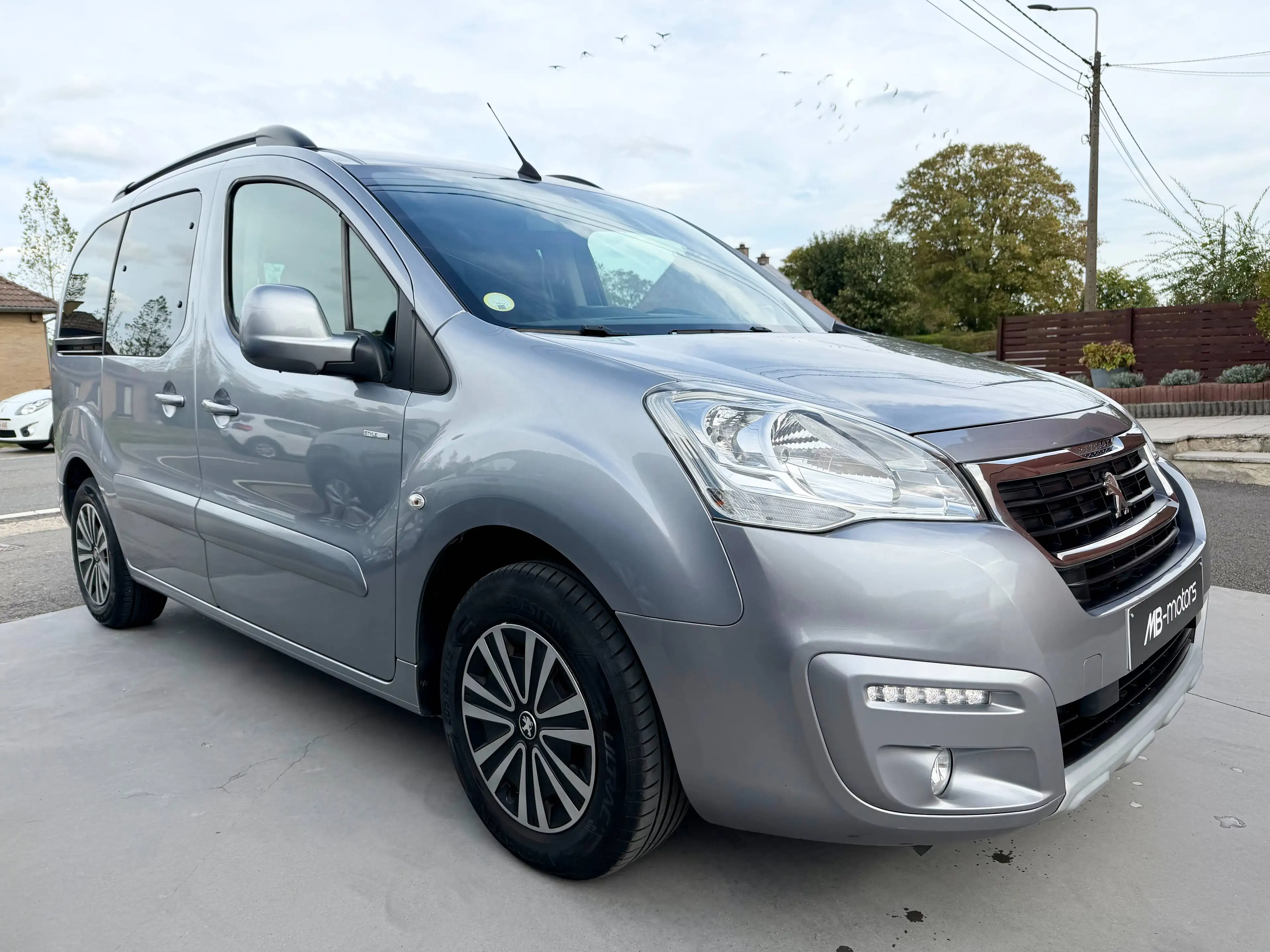 Peugeot Partner Tepee 1.6 BlueHDi Style*1er PROP*NAVI*AIRCO*LED*GARANTIE* — photo 3