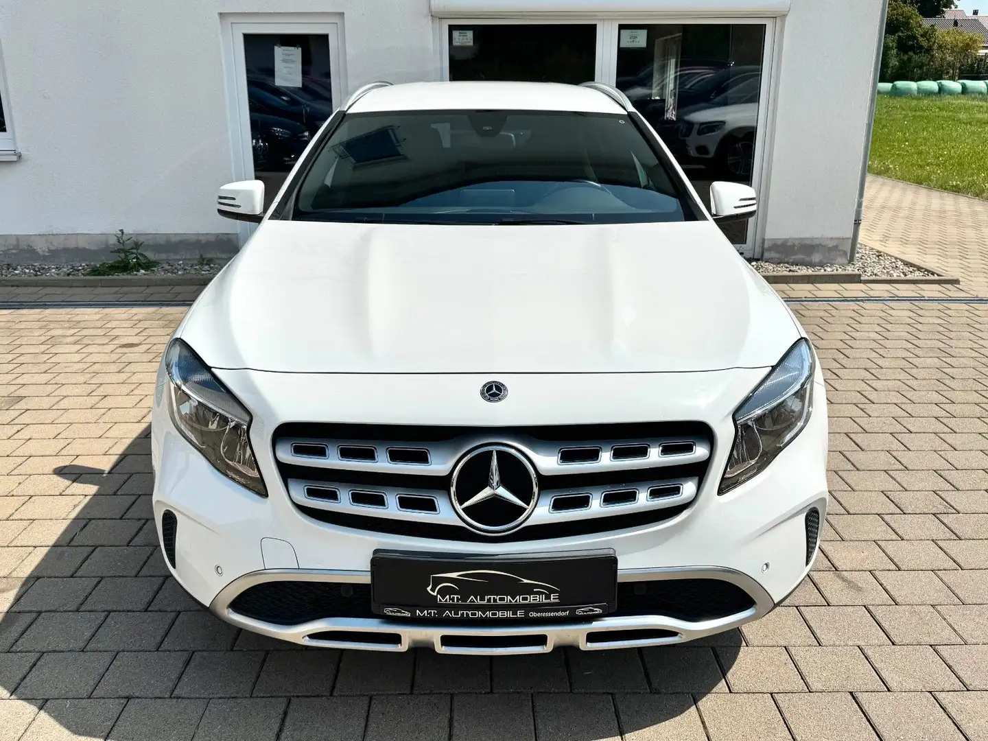 Mercedes-Benz GLA 180 *URBAN*TEMP*NAVI*PDC+KAMERA*SHZ*AHK*KLIMA Blanc - 2