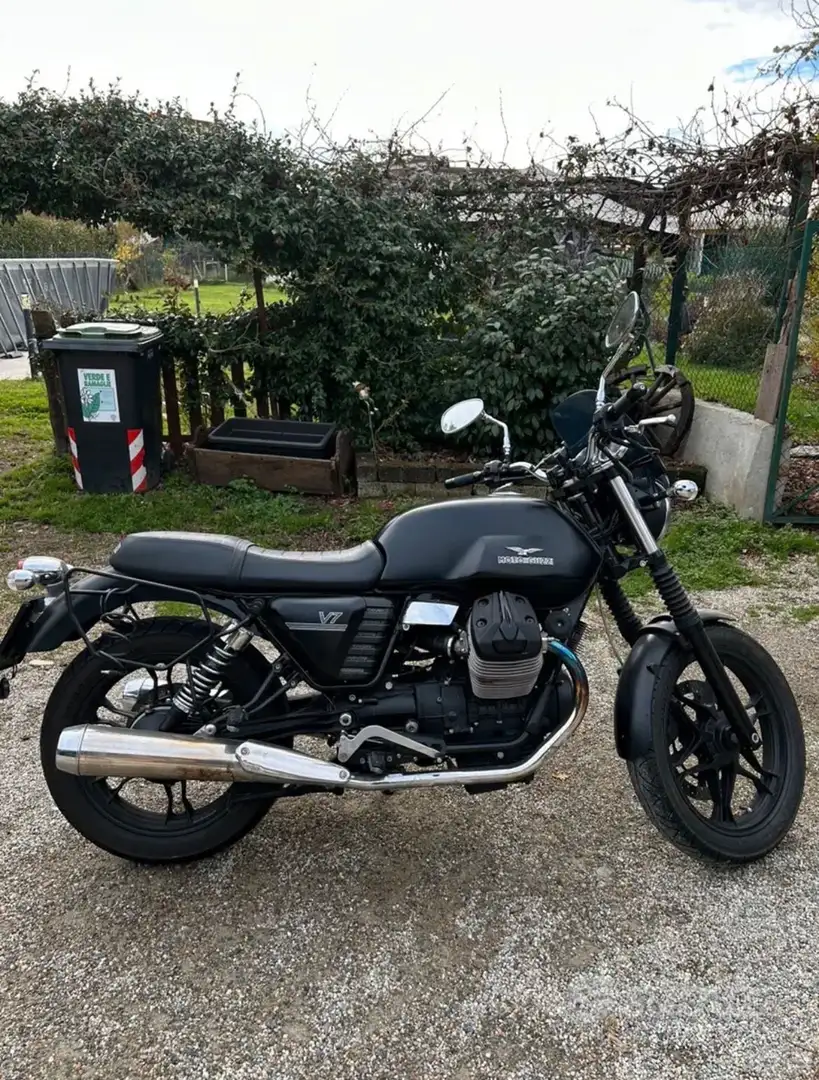 Moto Guzzi V 7 stone - 1