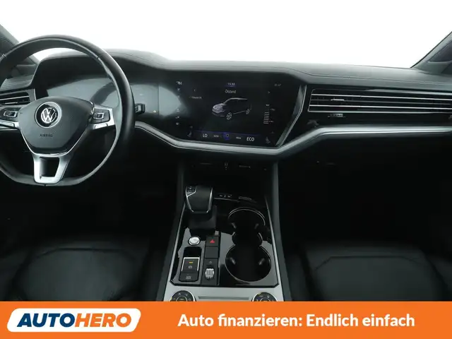 Volkswagen Touareg view 12