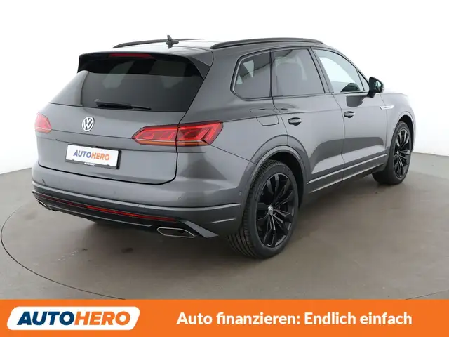 Volkswagen Touareg view 6