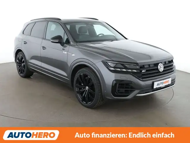 Volkswagen Touareg view 8