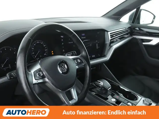 Volkswagen Touareg view 11
