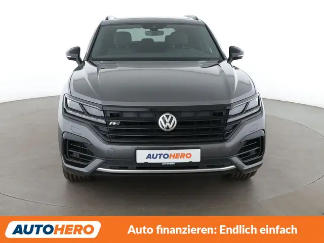 Volkswagen Touareg view 9