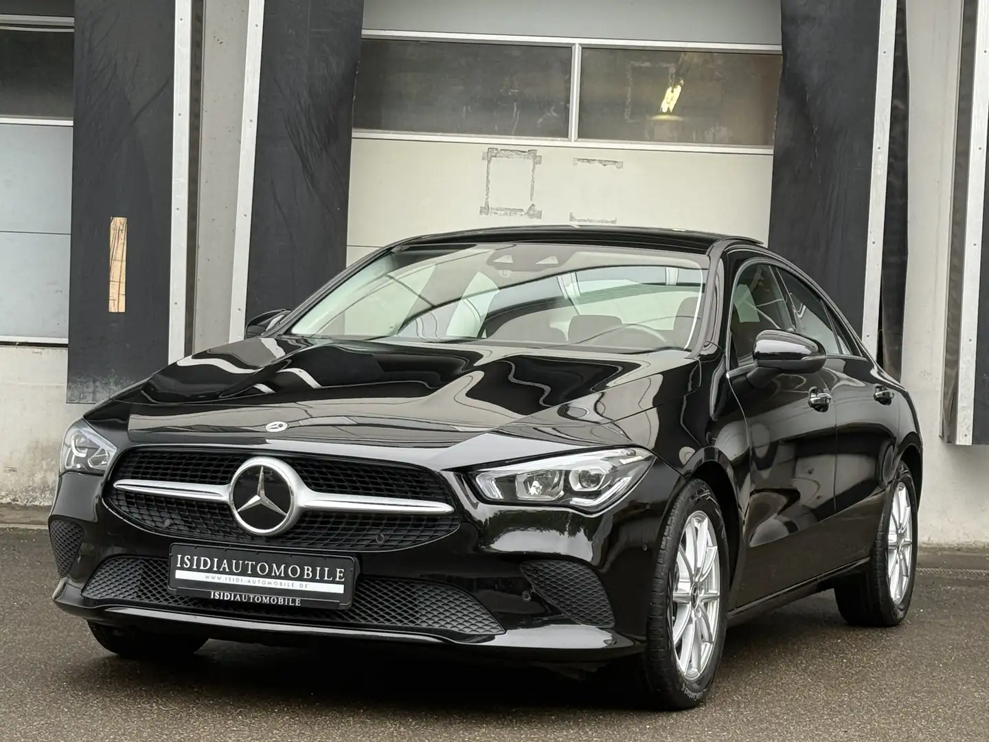 Mercedes-Benz CLA 220 D Coupe LED MBUX Pano Midline Distronic Noir - 1