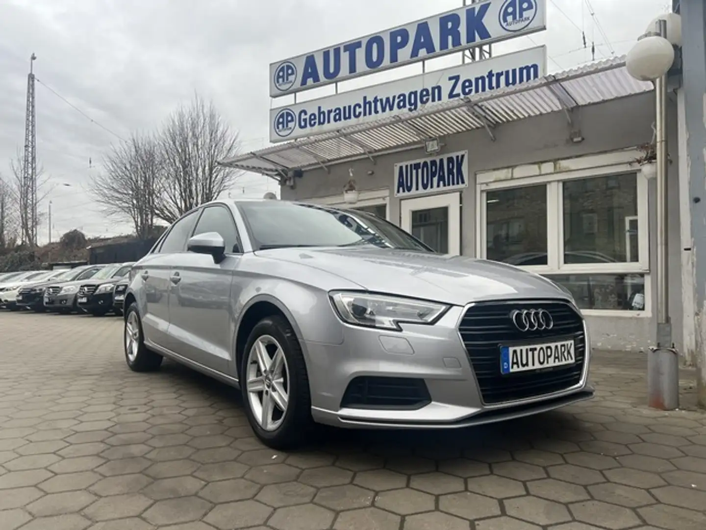 Audi A3 1.0 TFSI Ambition*Navi*Xenon*PDC*92000 KM Grigio - 1
