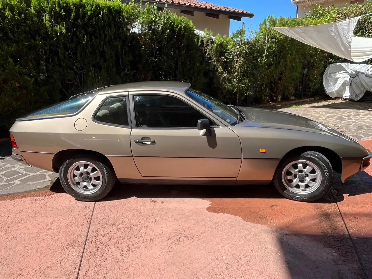 Porsche 924 2.0, foto 2