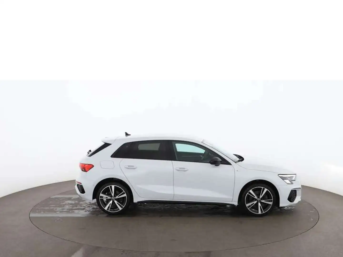 Audi A3 SB 40 TFSI e S-Line Aut MATRIX RADAR LEDER NAV Weiß - 2