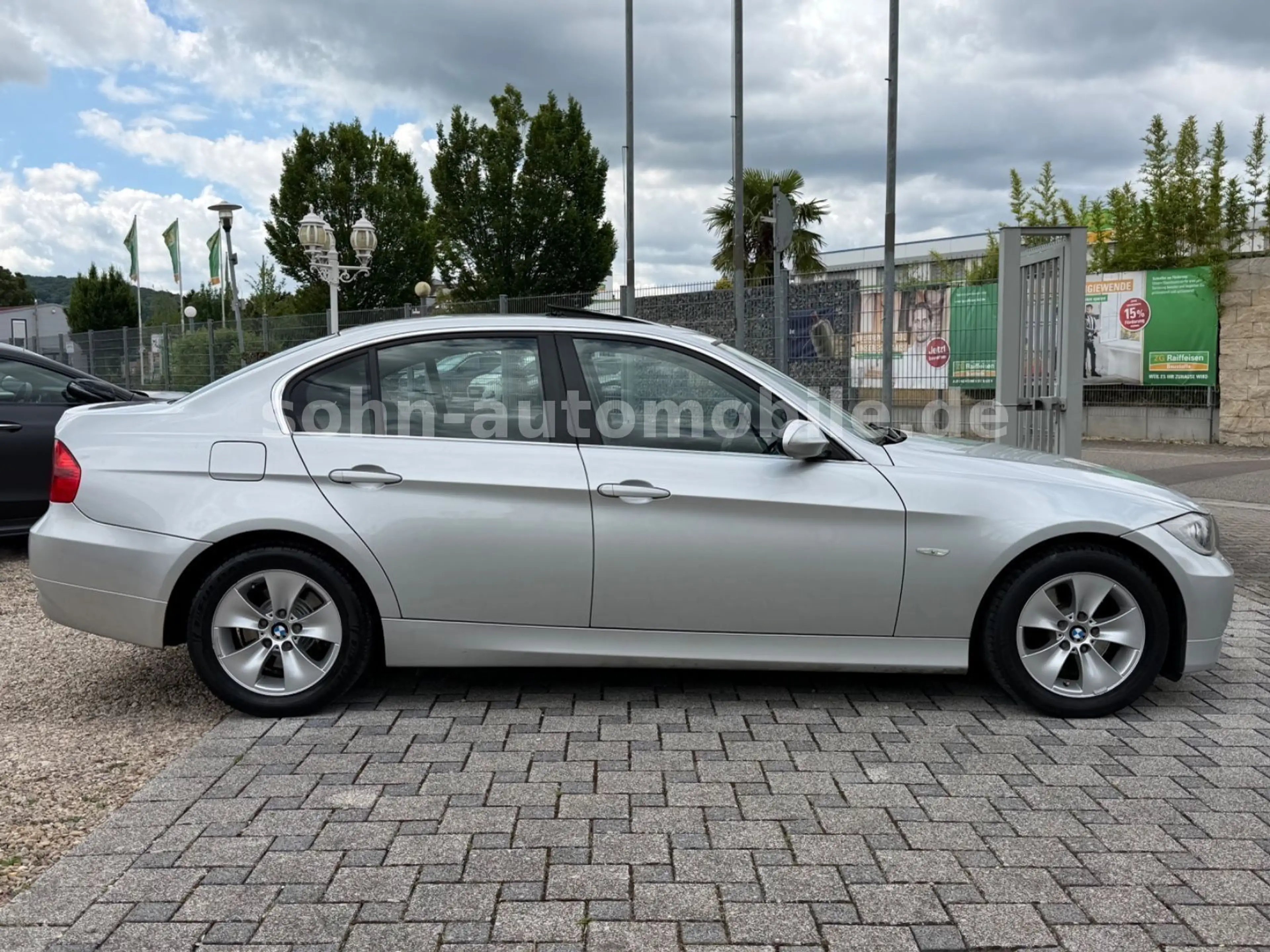 BMW 325 i Limo. Automatik/2.Hand/Scheckheft/Xenon/GSD — photo 8