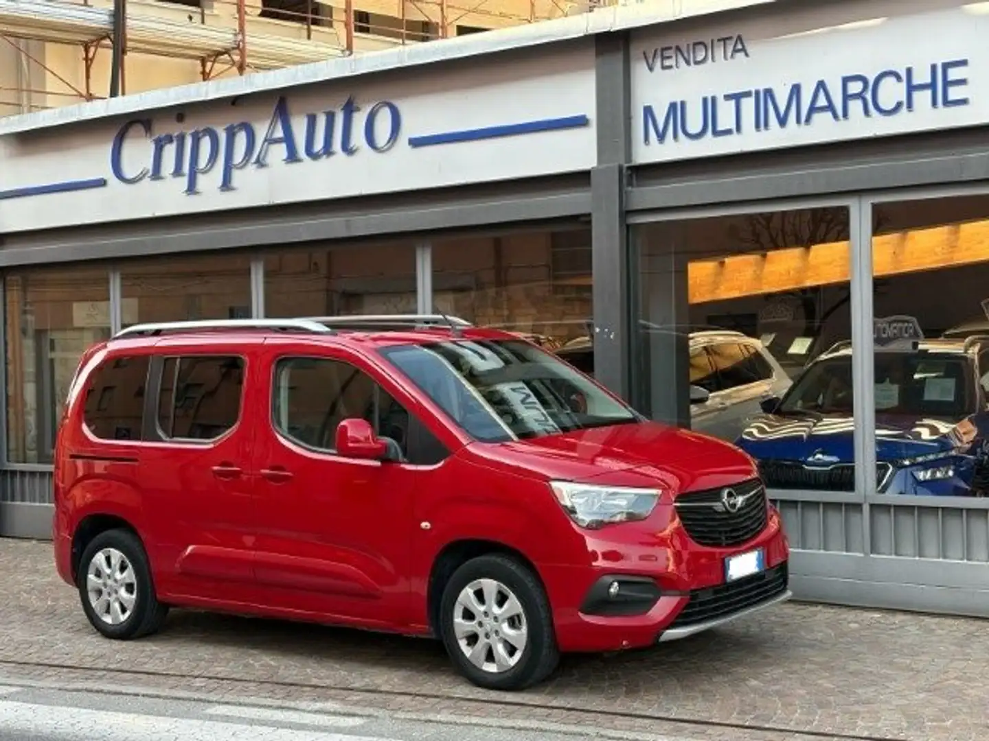 Opel Combo Life 1.2 Turbo Innovation - Gancio Traino Rood - 1