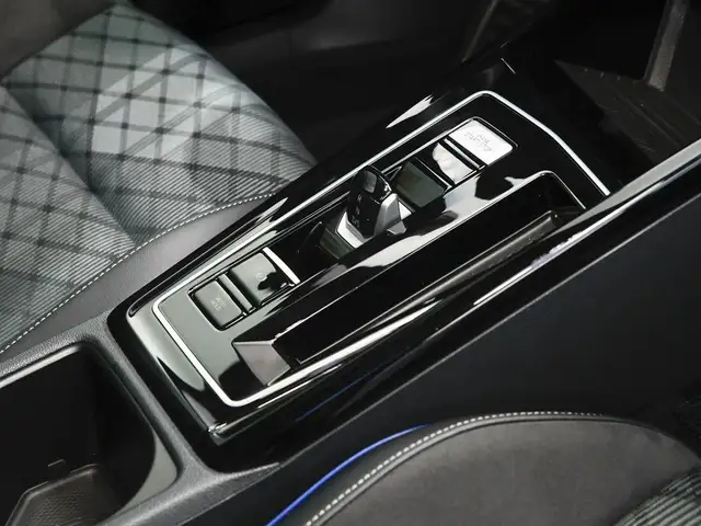 Volkswagen Golf view 10