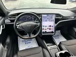 Tesla Model S снимка Tesla Model S