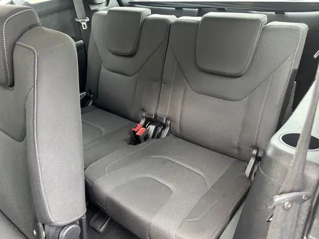 Ford S-Max view 10