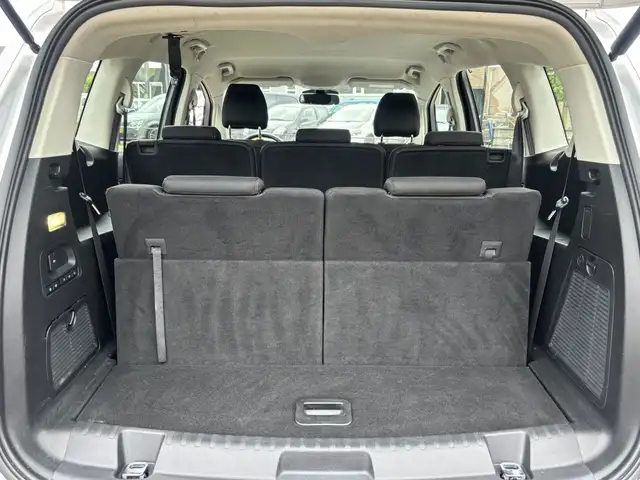 Ford S-Max view 9