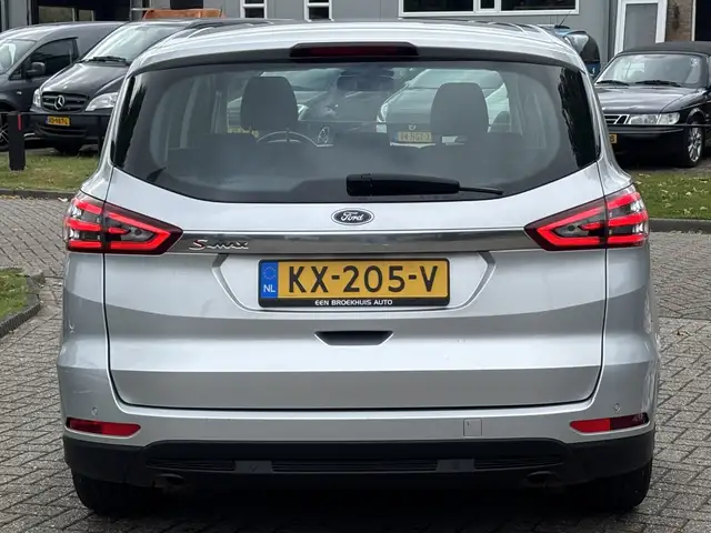 Ford S-Max view 6