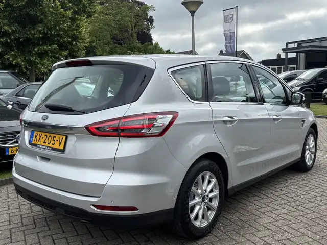 Ford S-Max view 5