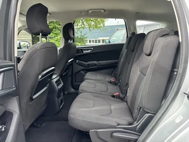 Ford S-Max view 11