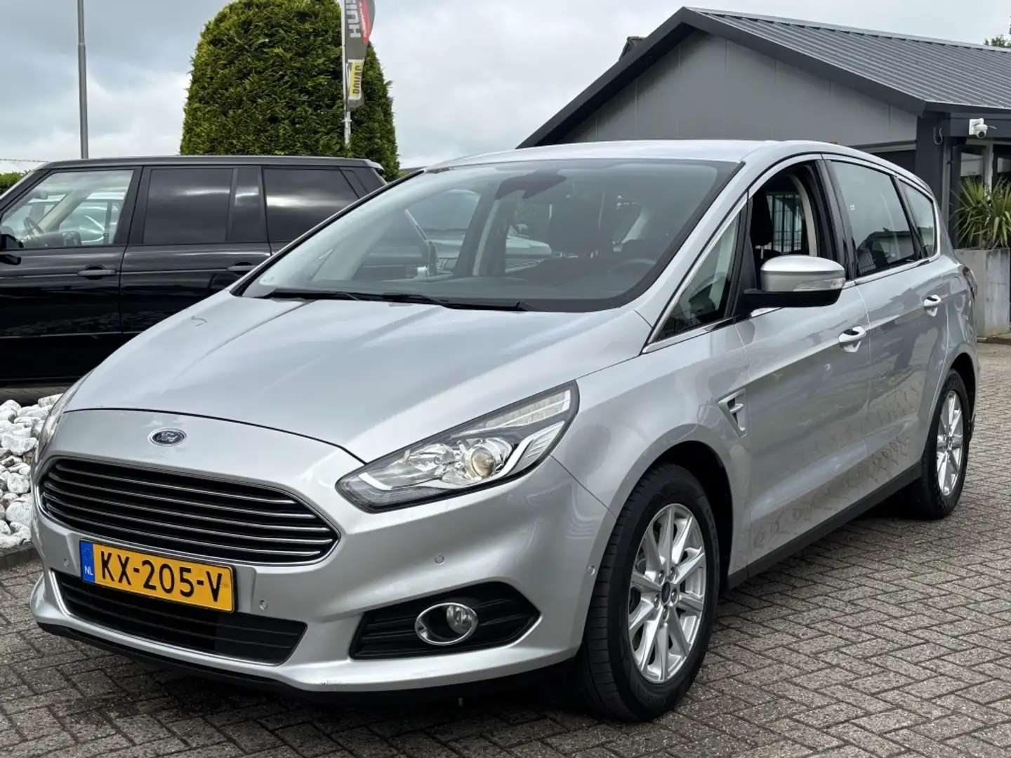 Ford S-Max 1.5 Benzine Titanium 7-Persoons 2017 Grijs - 1