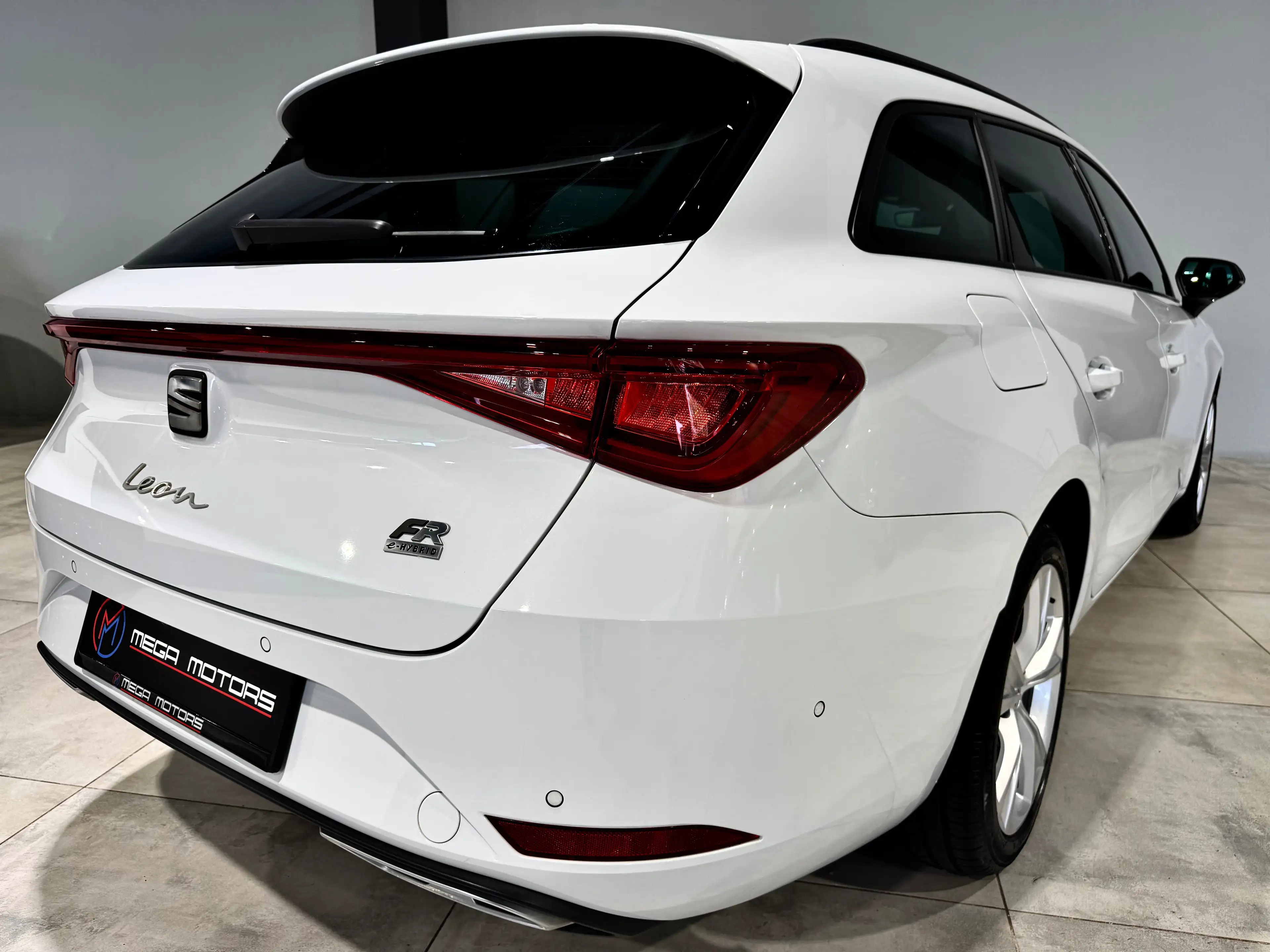 SEAT Leon e-Hybrid FR 1.4 204CV BAUTO+F1 COCKPiT CARPLAY CAMERA NAVi CUiR JA17" ++ — photo 4