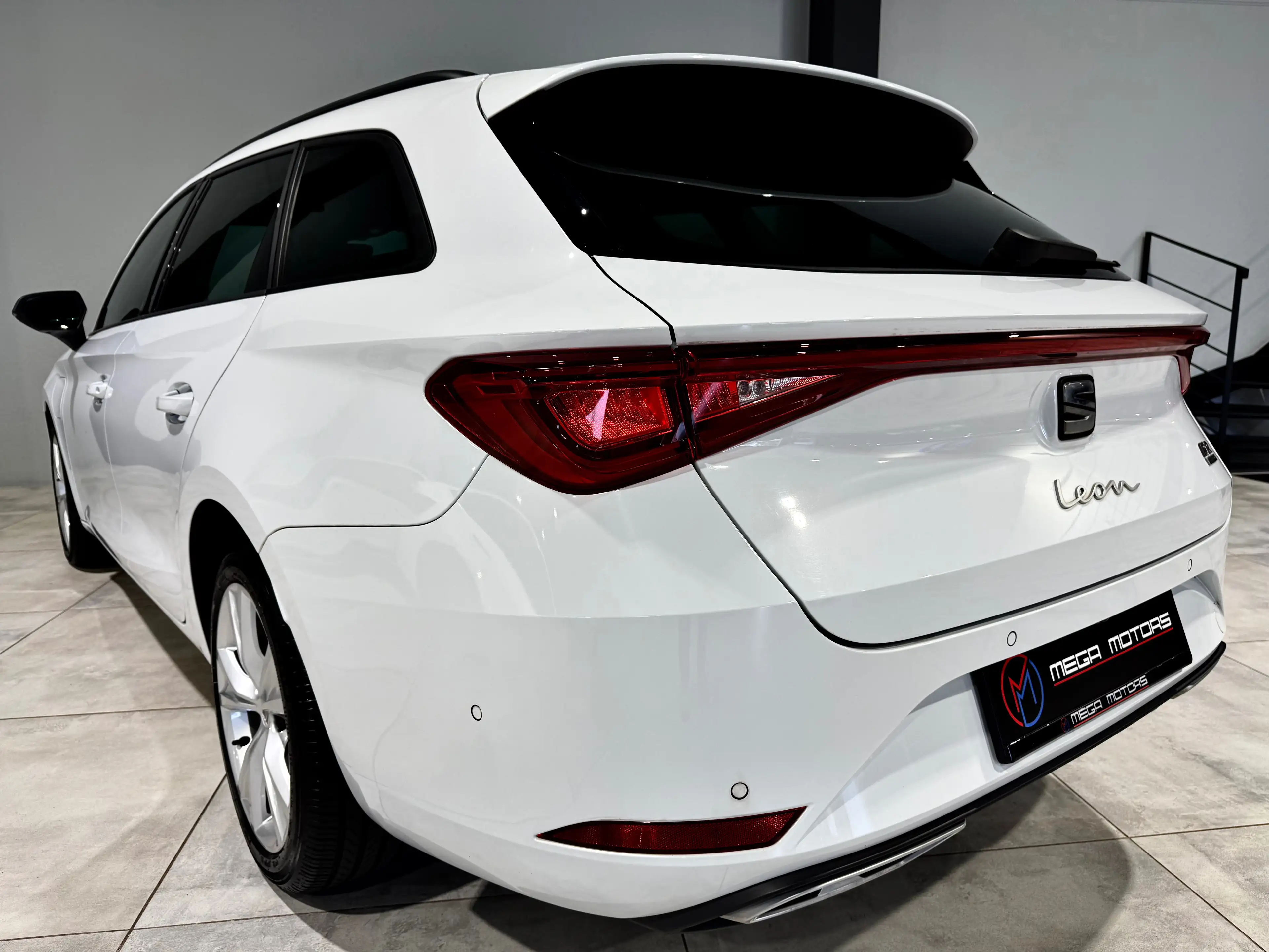 SEAT Leon e-Hybrid FR 1.4 204CV BAUTO+F1 COCKPiT CARPLAY CAMERA NAVi CUiR JA17" ++ — photo 2
