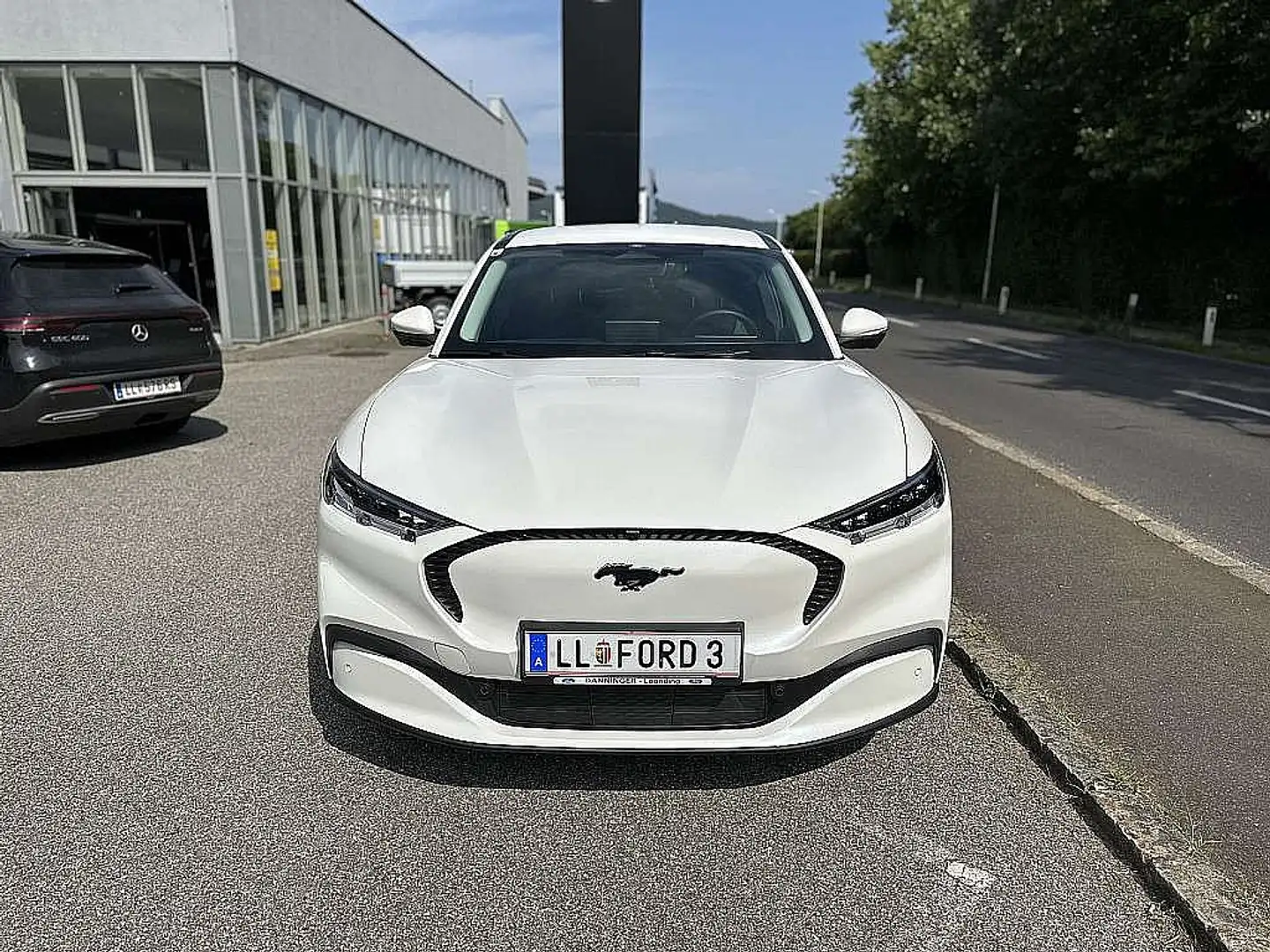 Ford Mustang Mach-E Elektro Extended Range Blanc - 2