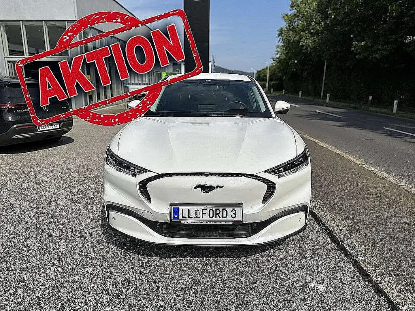 Ford Mustang Mach-E Elektro Extended Range Blanc - 1