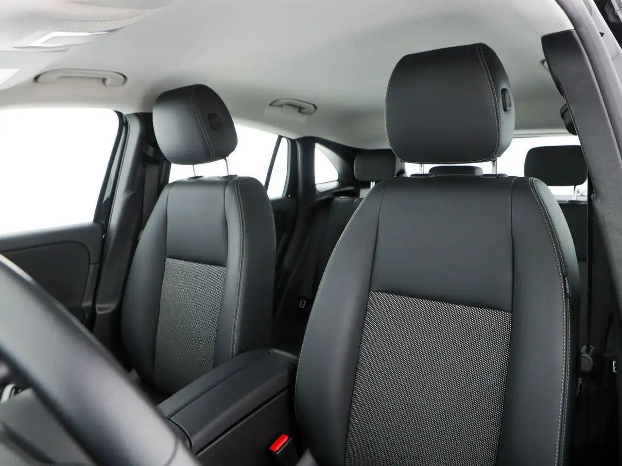 Mercedes-Benz GLA 180 180 d executive auto 13
