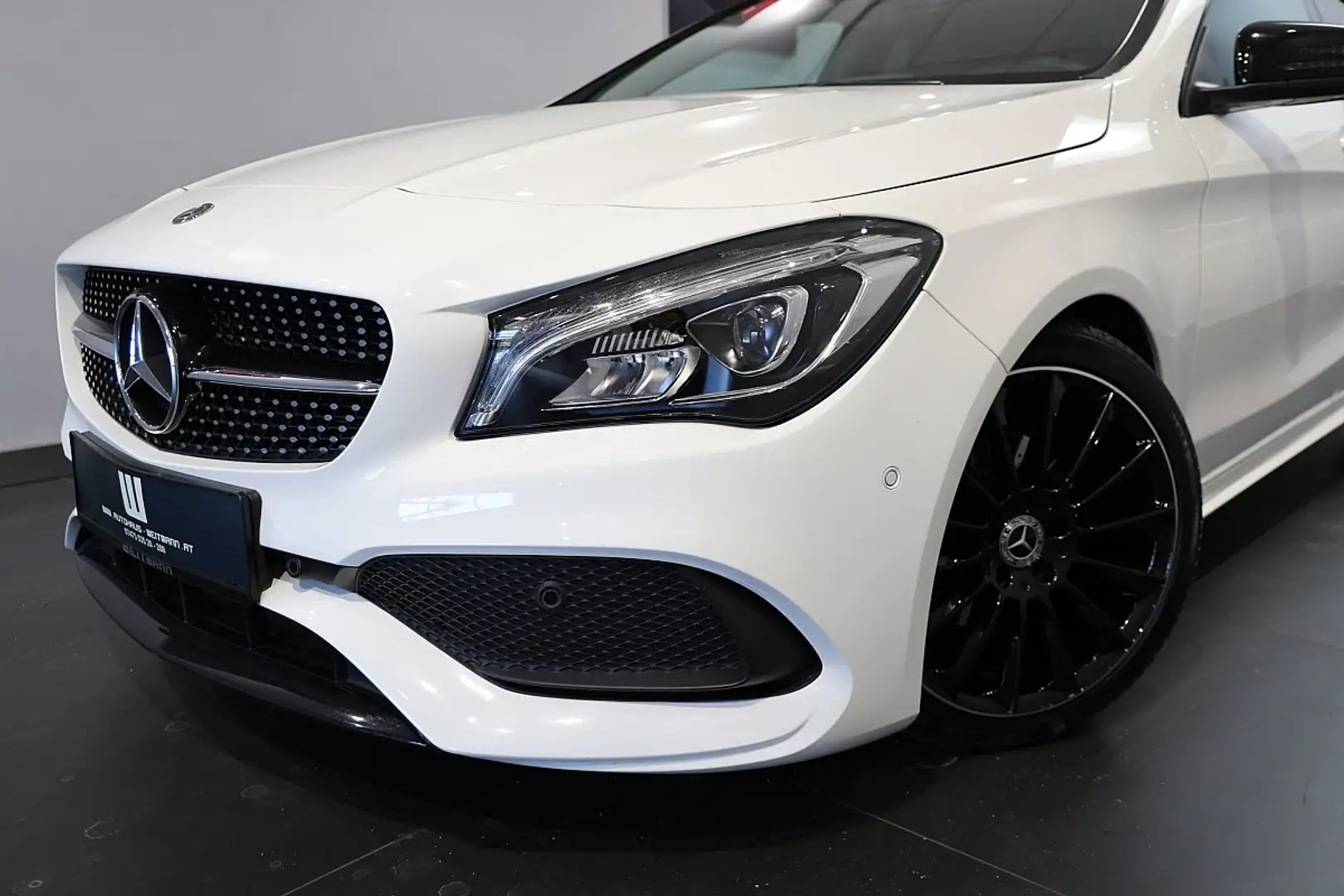 Mercedes-Benz Sonstige CLA Shooting Brake CLA 180 AMG-Line Weiß - 2