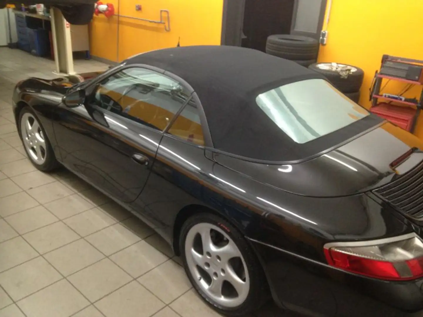 Porsche 996 911 Carrera 4 Cabrio Tiptronic Schwarz - 1