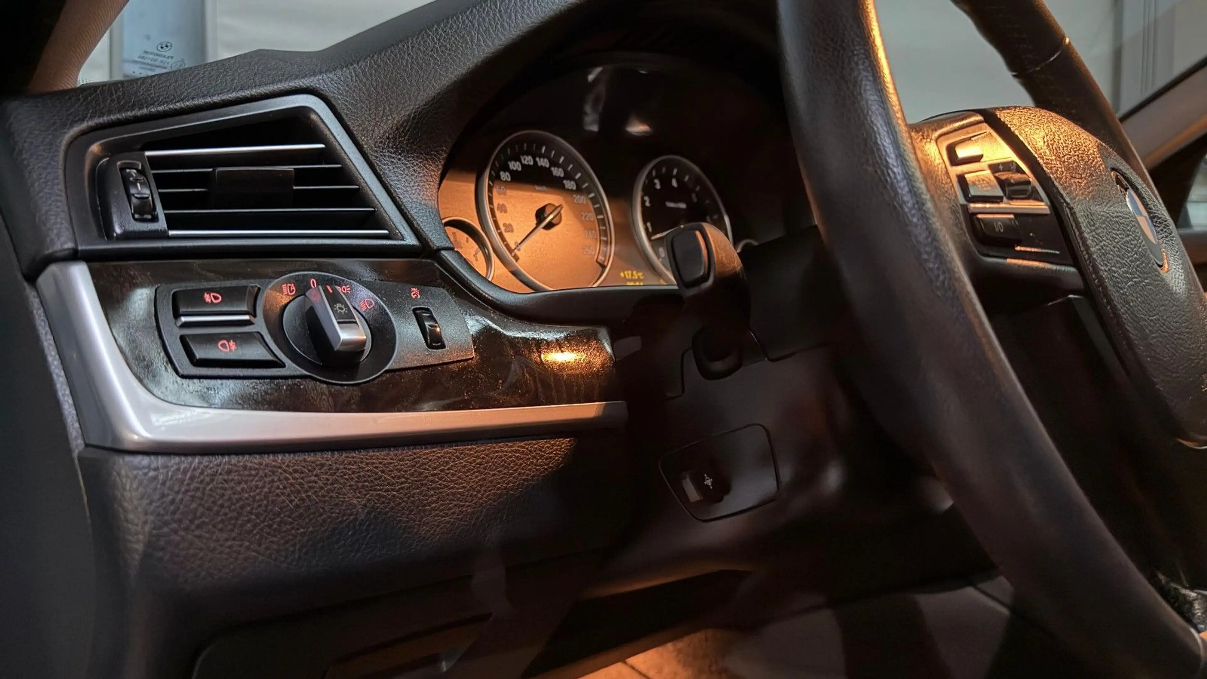BMW 528 i 530i Leder Xenon SSD Komfortzugang Scheckhf — photo 13